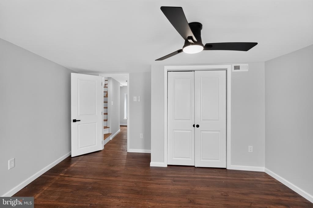 4469 Silverwood Street - Photo 12