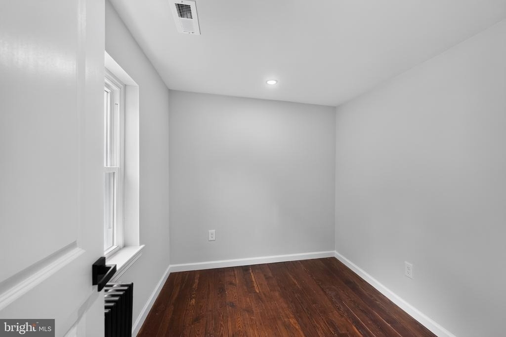 4469 Silverwood Street - Photo 18
