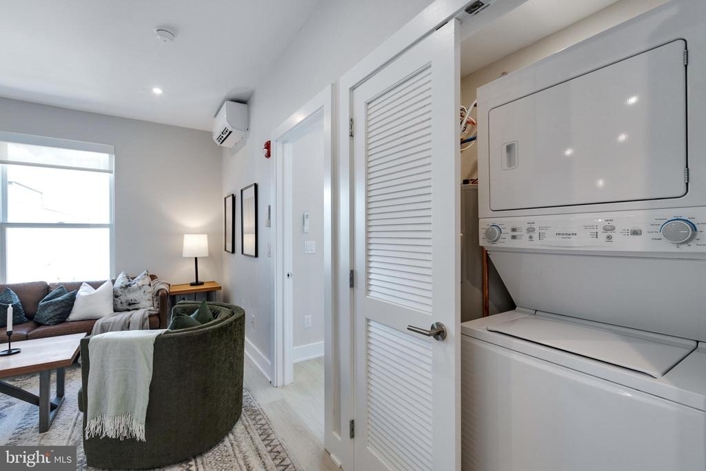 1533-1535 Ridge Avenue - Photo 11