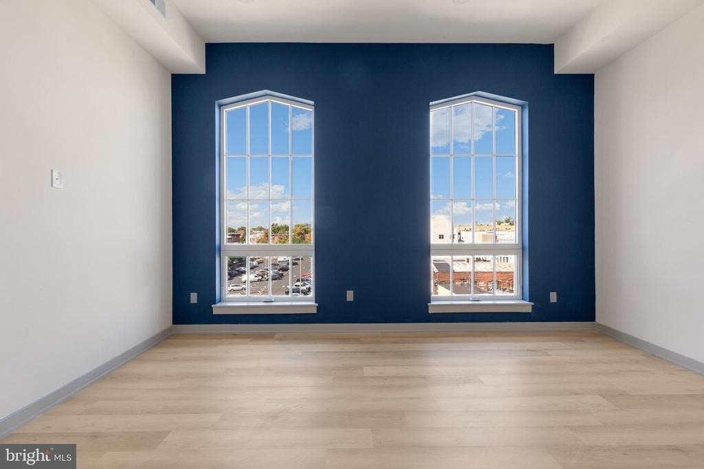 689 N Broad Street - Photo 1