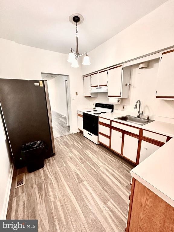 5227 Ridge Avenue - Photo 7