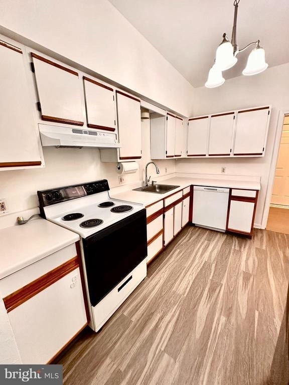 5227 Ridge Avenue - Photo 6