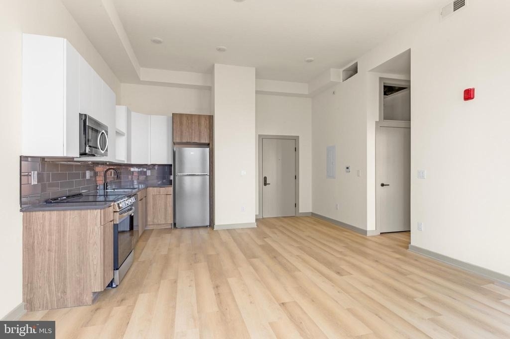 689 N Broad Street - Photo 5