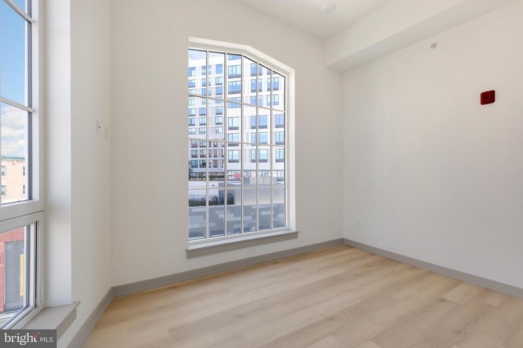 689 N Broad Street - Photo 10