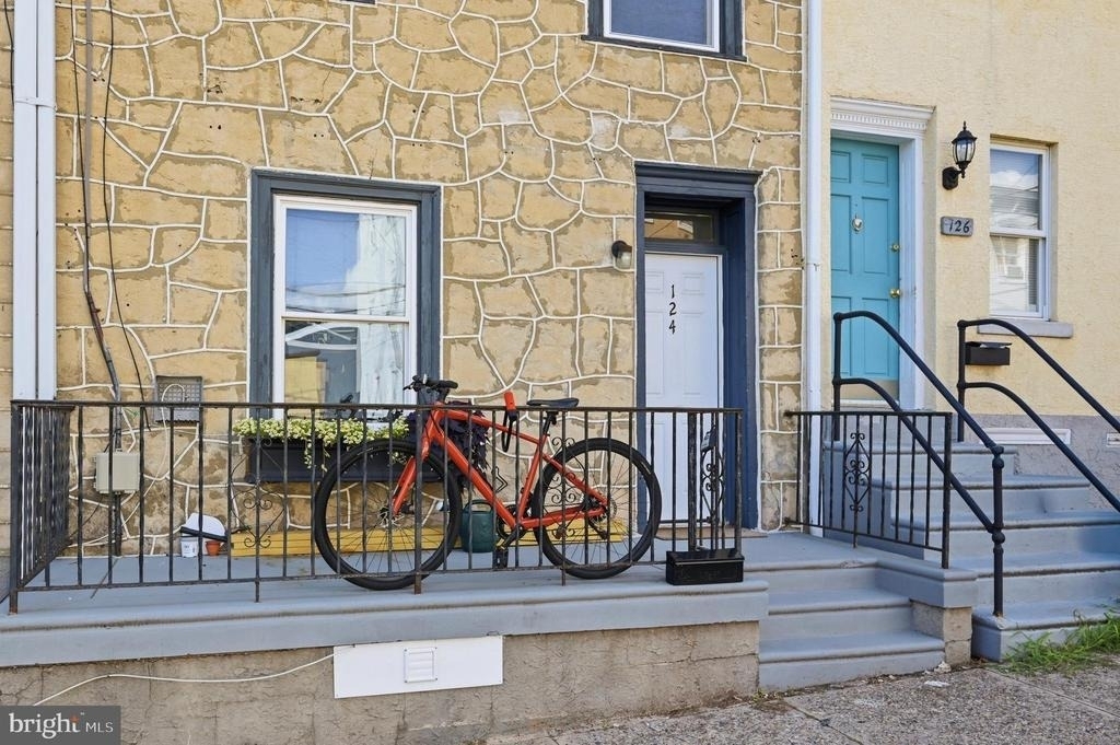 124 Grape Street - Photo 1