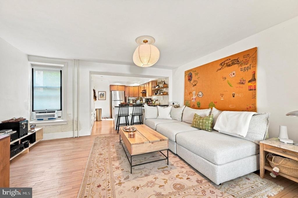 124 Grape Street - Photo 2