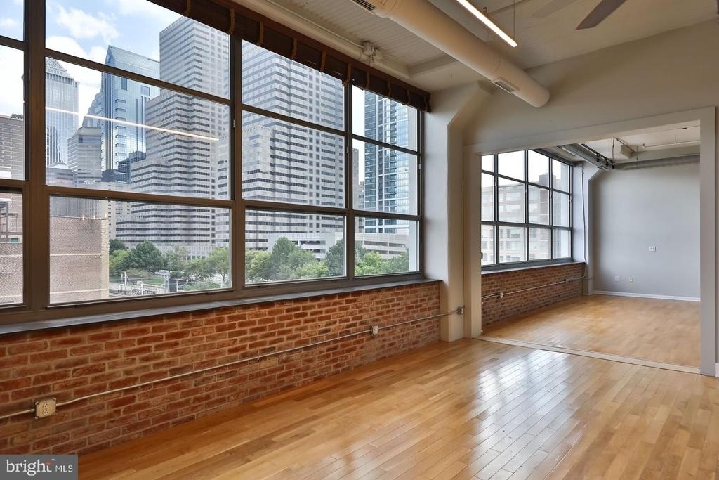 2200 Arch Street - Photo 5