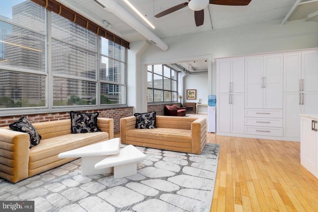 2200 Arch Street - Photo 1