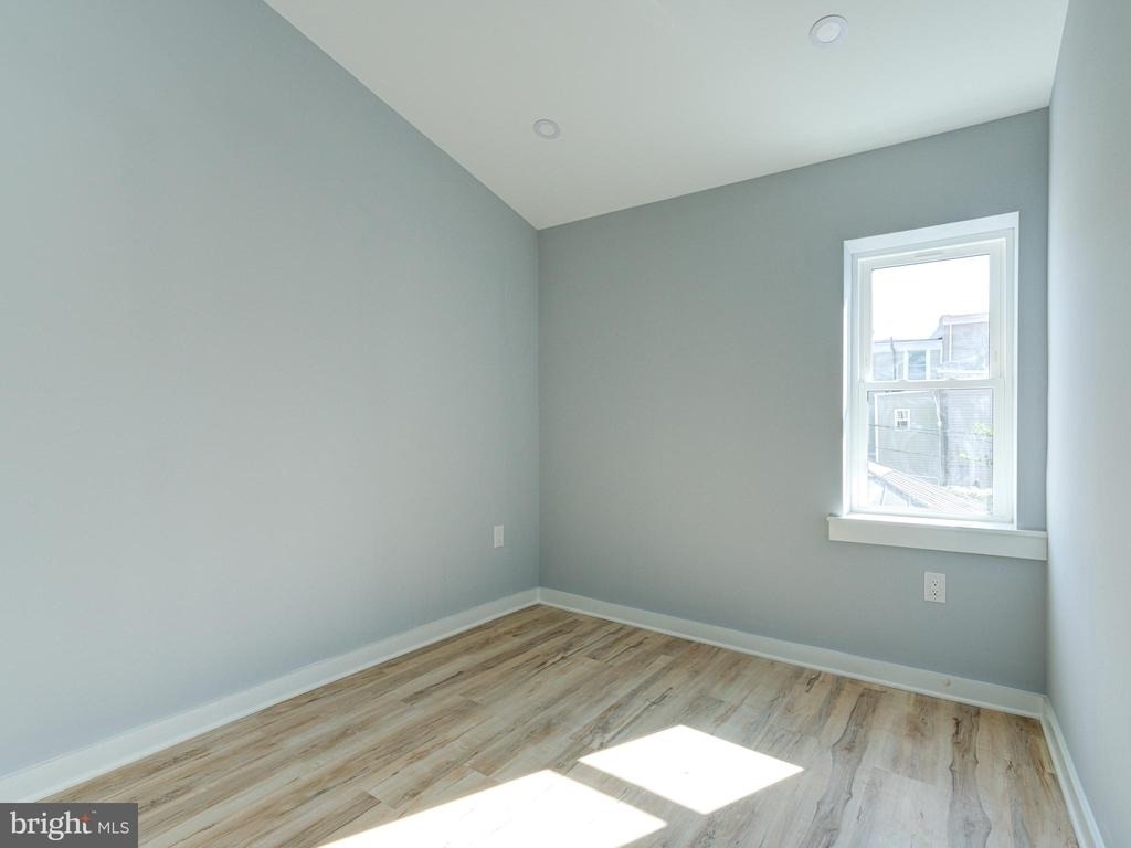 704 Miller Street - Photo 12
