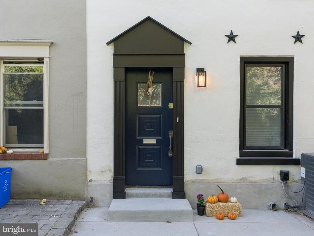 704 Miller Street - Photo 2