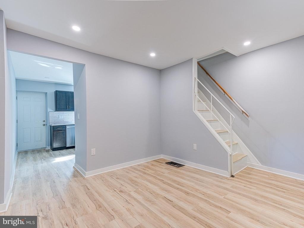 704 Miller Street - Photo 3