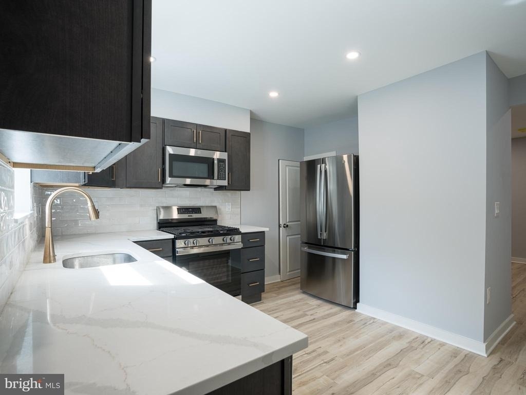 704 Miller Street - Photo 6