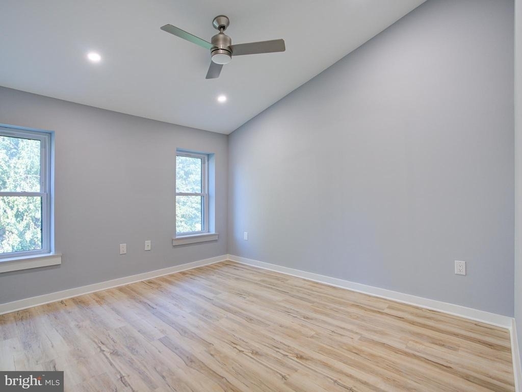 704 Miller Street - Photo 16