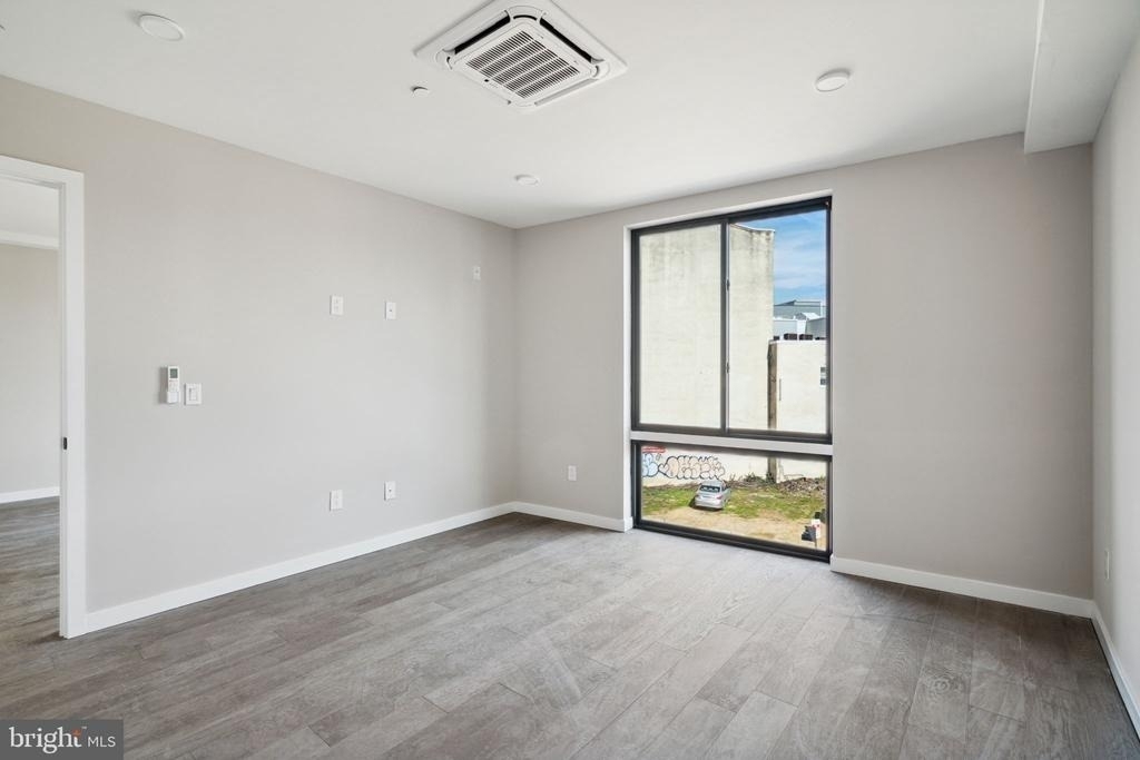 1648-50 Ridge Avenue - Photo 16