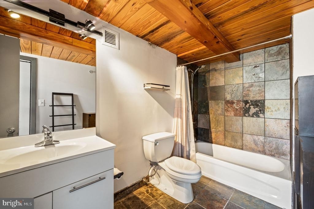1027 Arch Street - Photo 4