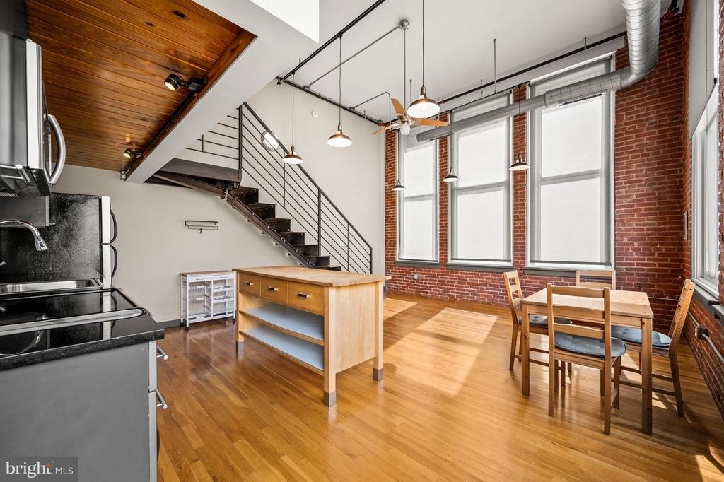 1027 Arch Street - Photo 5