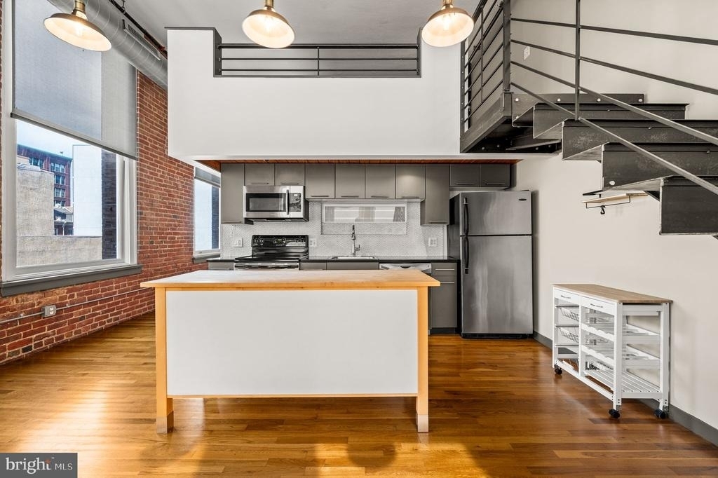 1027 Arch Street - Photo 8