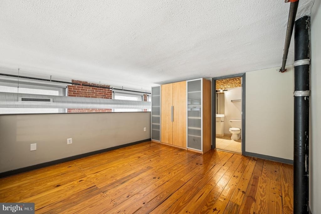 1027 Arch Street - Photo 11