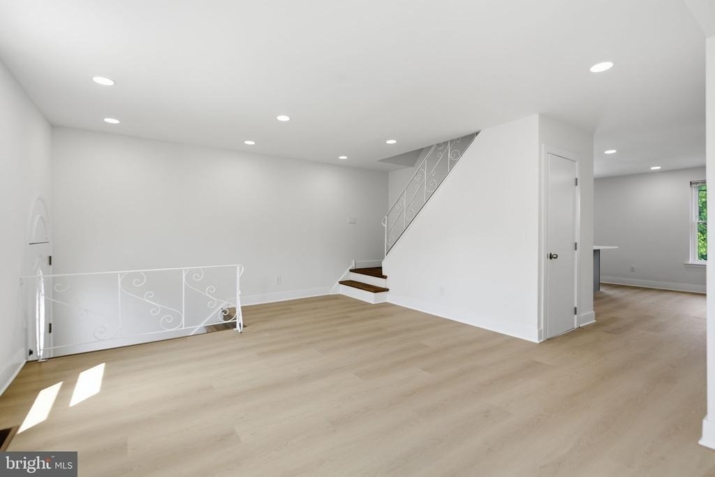 223 Parkdale Road - Photo 3