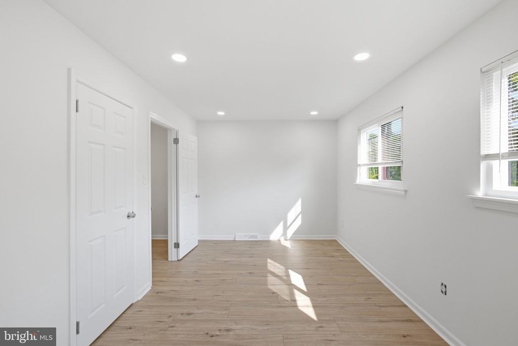 1006 York Road - Photo 25