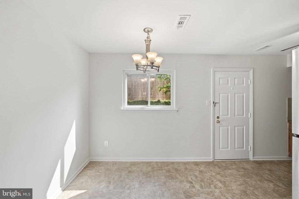1006 York Road - Photo 11