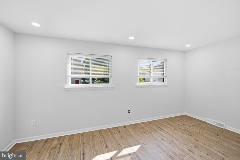 1006 York Road - Photo 23
