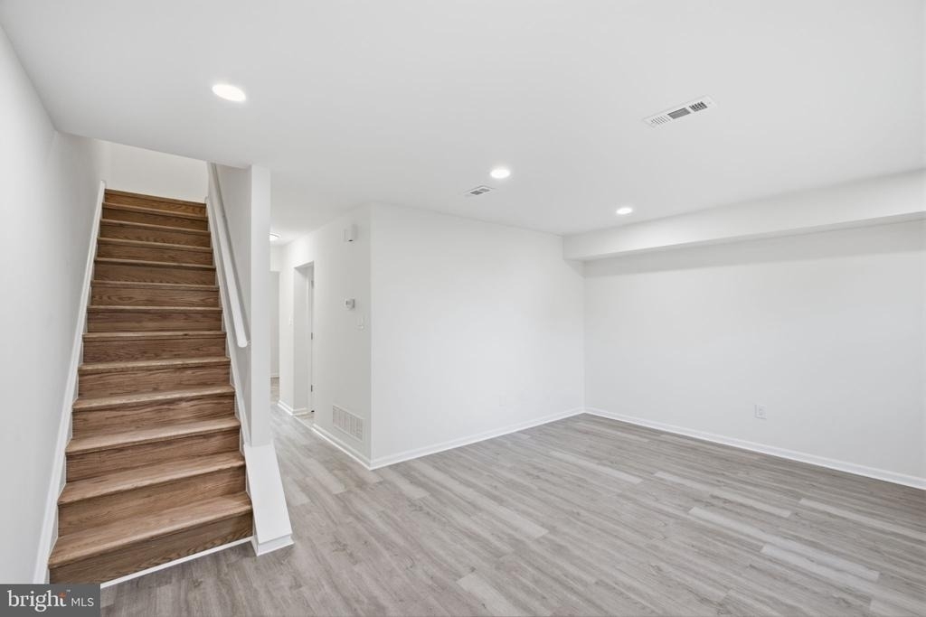 1006 York Road - Photo 2