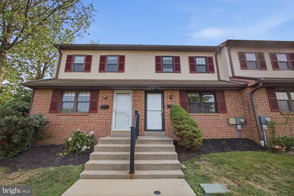 1006 York Road - Photo 0