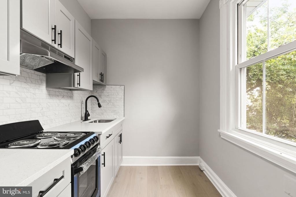 216 Collingdale Avenue - Photo 2