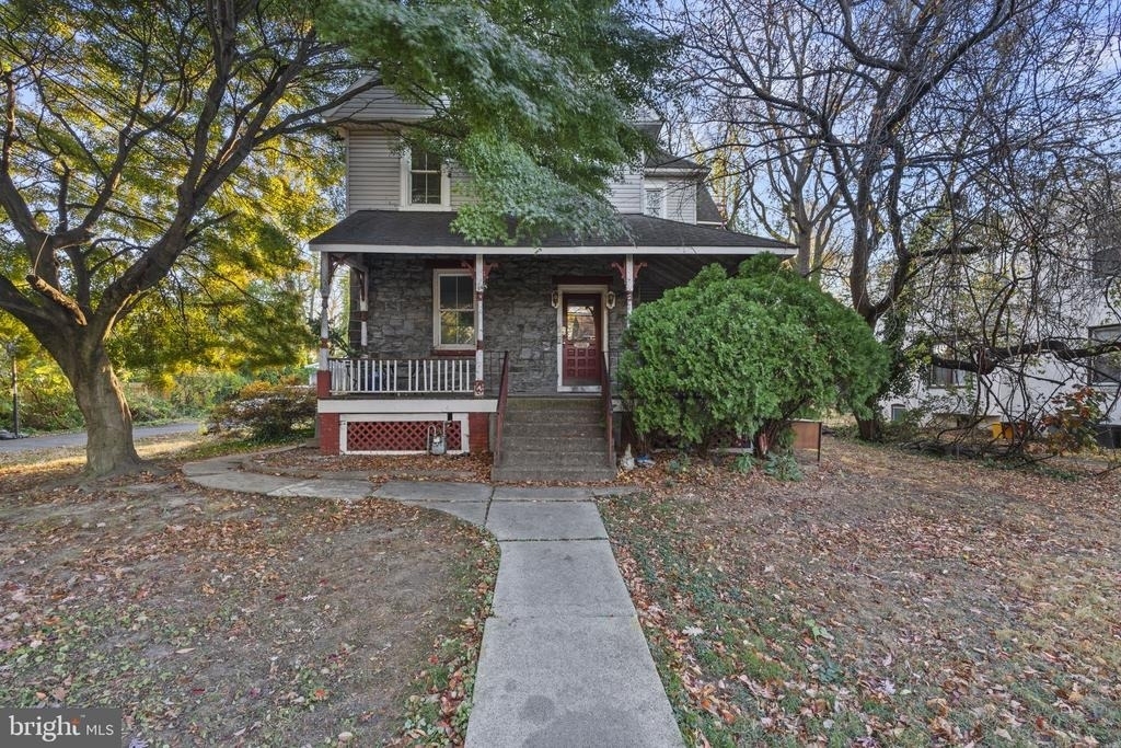 216 Collingdale Avenue - Photo 0