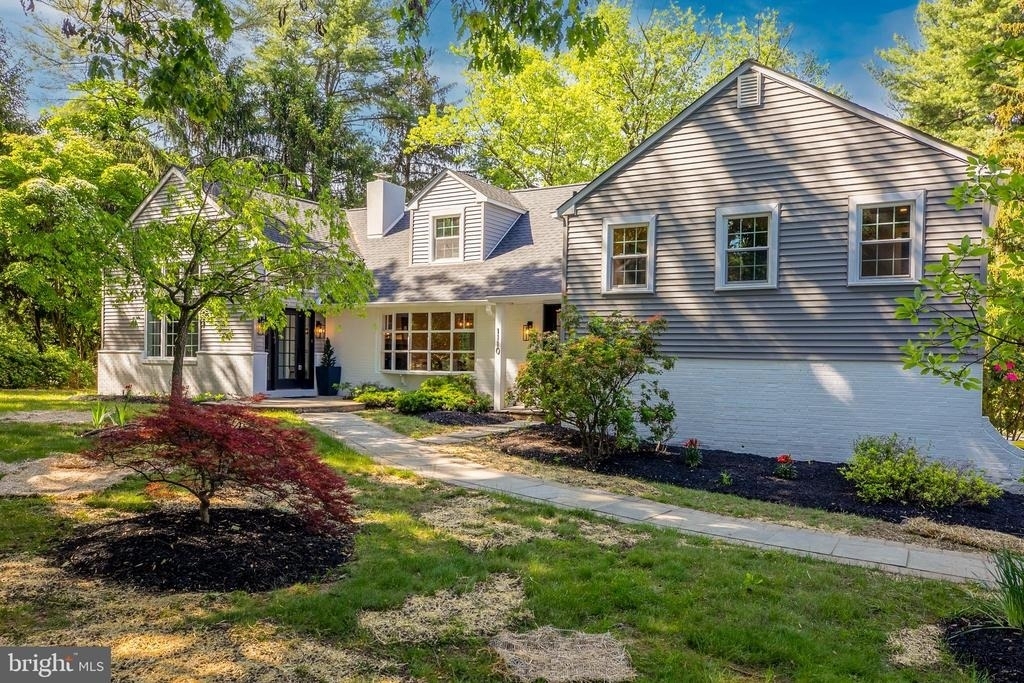 1110 W Valley Road - Photo 1