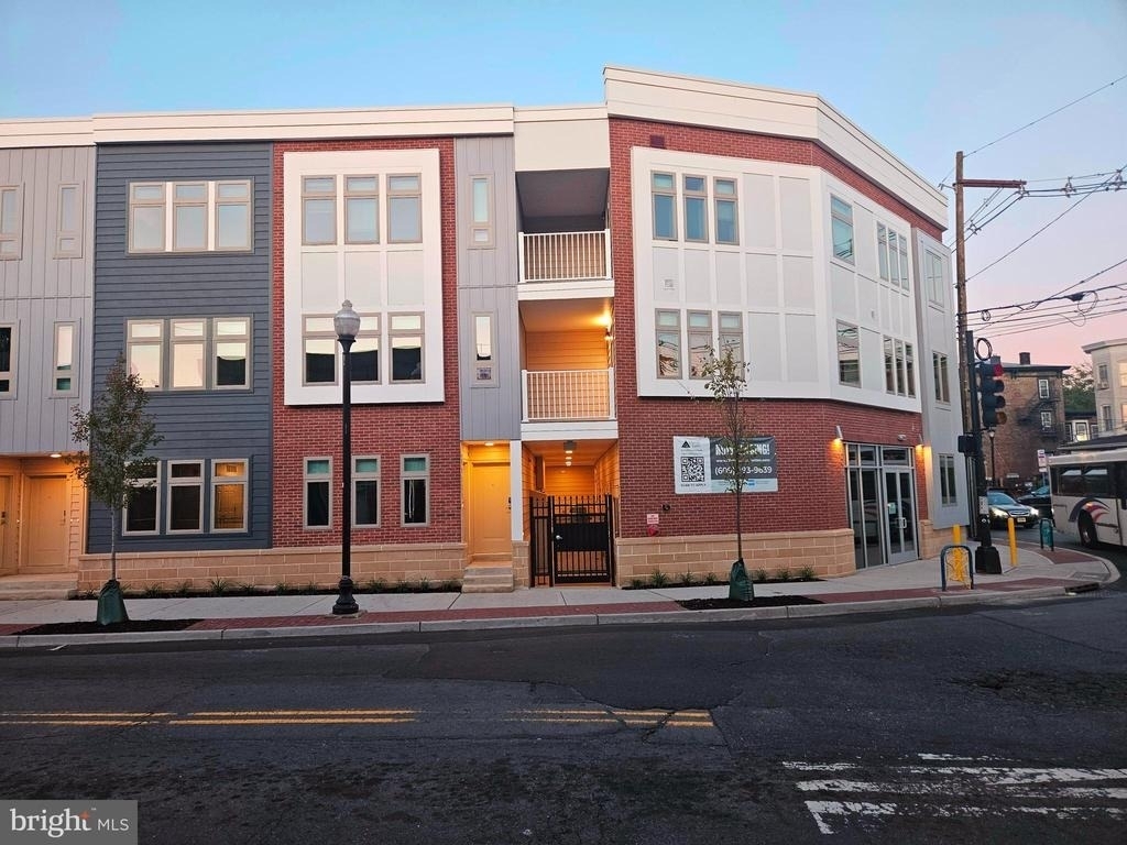 200 Hamilton Avenue - Photo 1