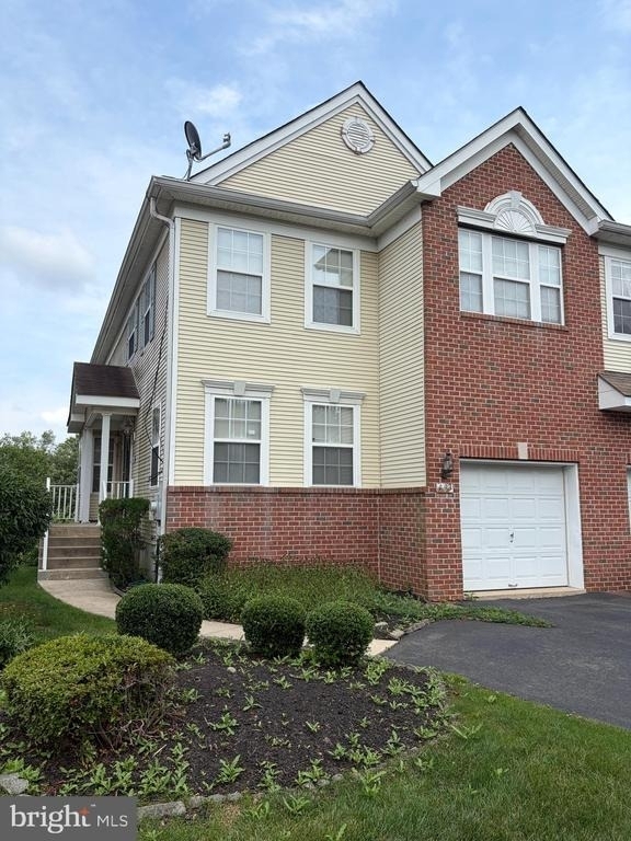193 Fountayne Lane - Photo 0