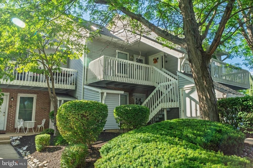 421 Park Place Drive - Photo 0