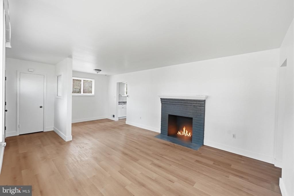 7005 Halleck Street - Photo 2