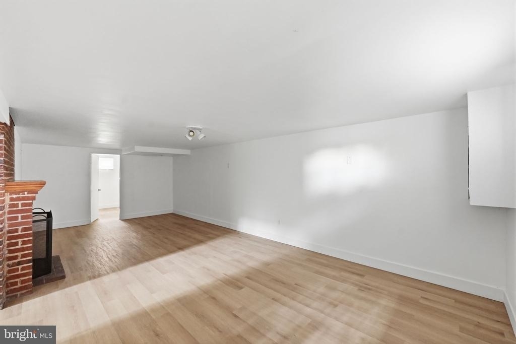7005 Halleck Street - Photo 19