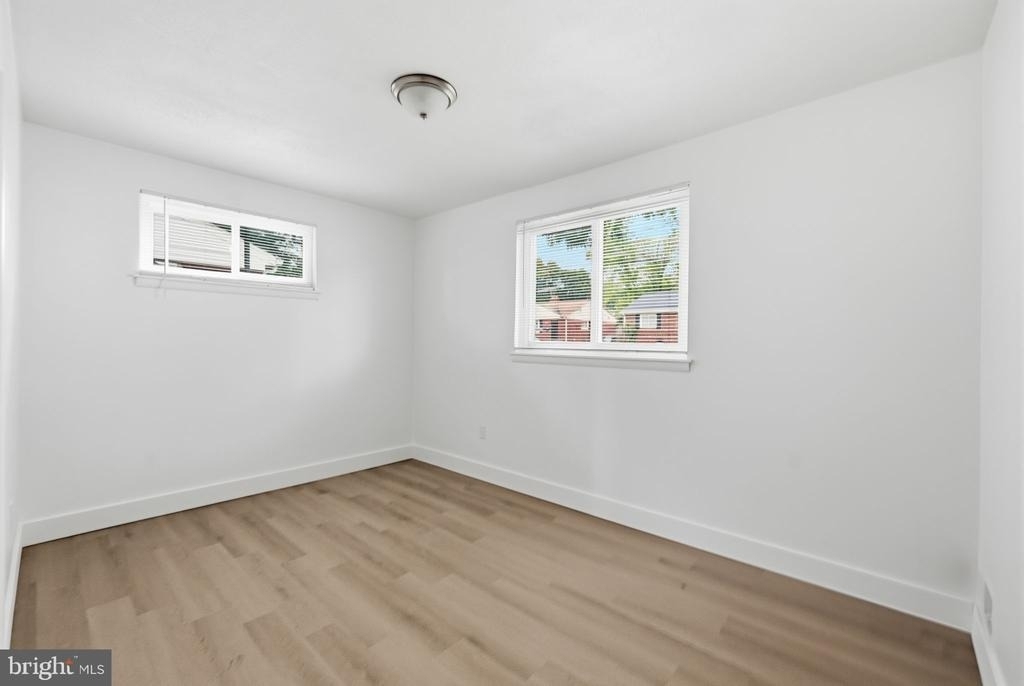 7005 Halleck Street - Photo 10