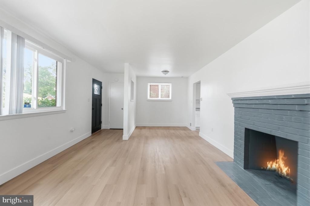 7005 Halleck Street - Photo 3