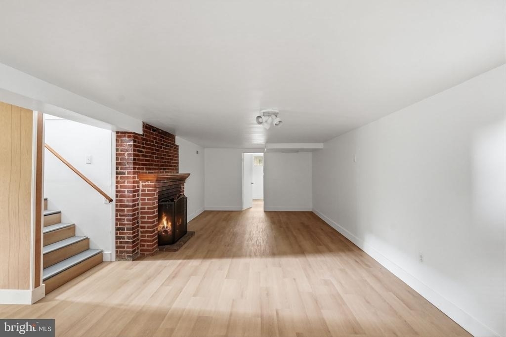 7005 Halleck Street - Photo 17