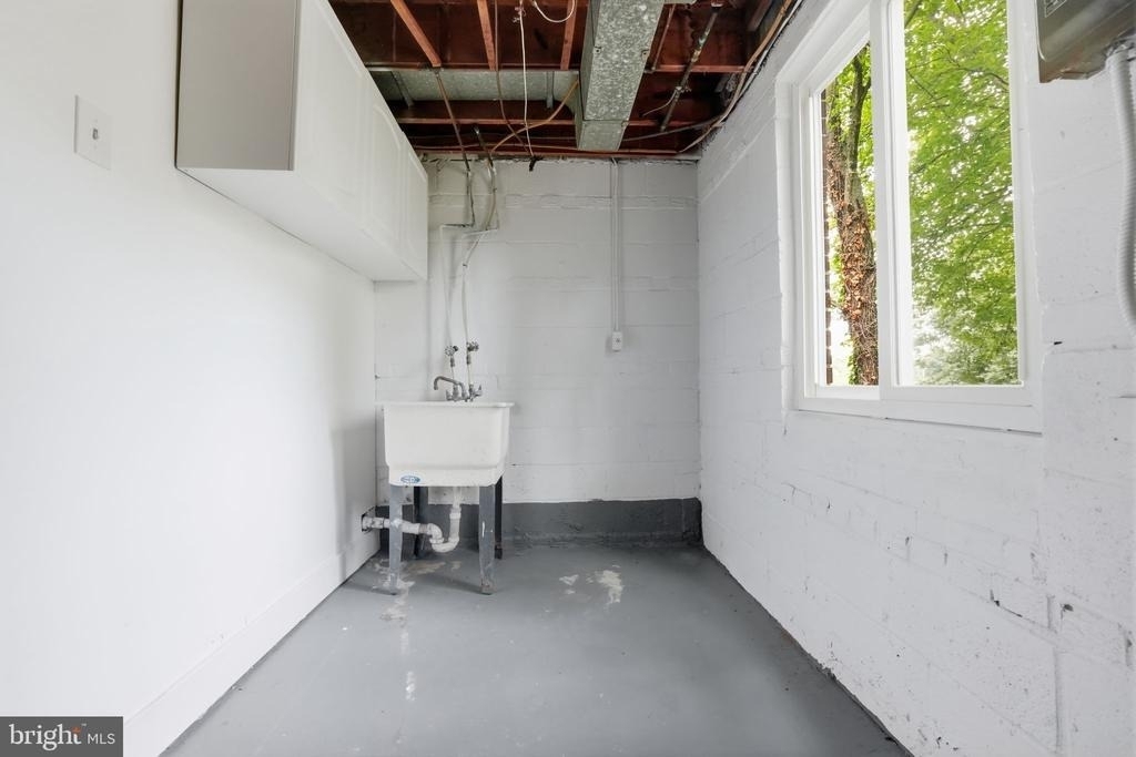7005 Halleck Street - Photo 27