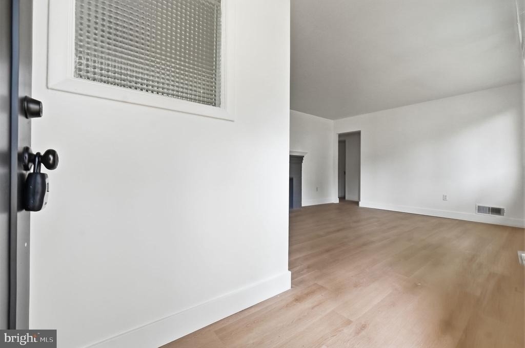 7005 Halleck Street - Photo 1