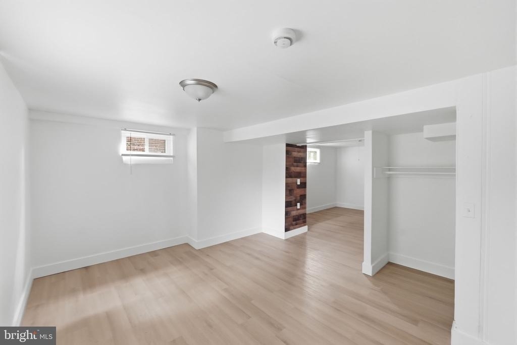 7005 Halleck Street - Photo 24