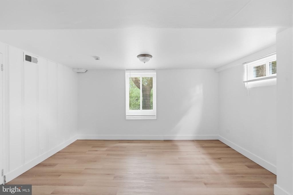 7005 Halleck Street - Photo 25