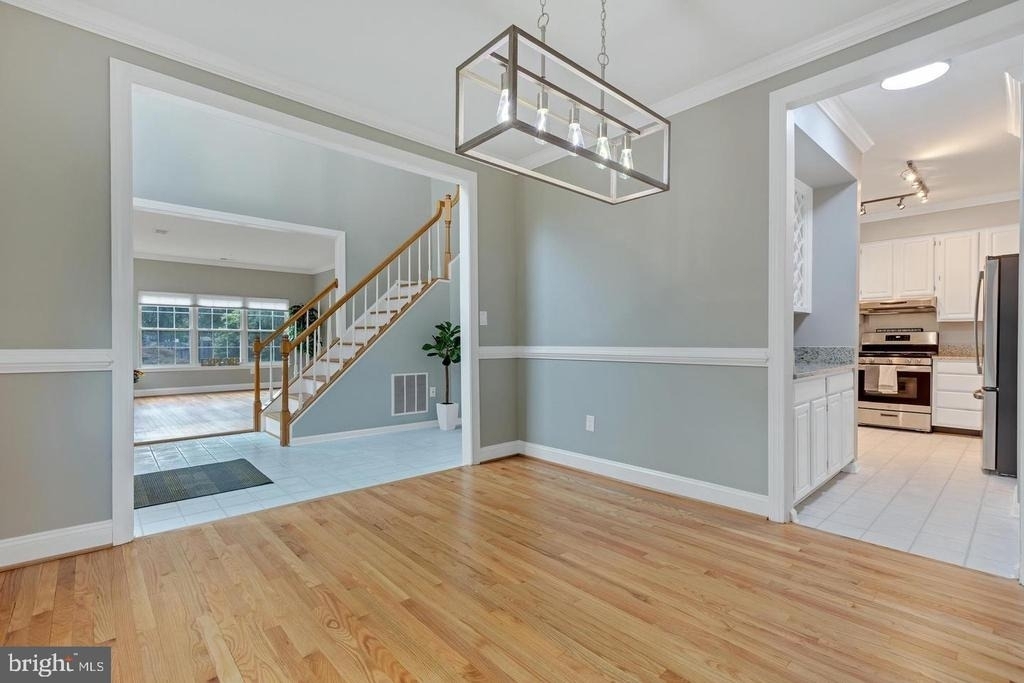 16131 Parklawn Place - Photo 7