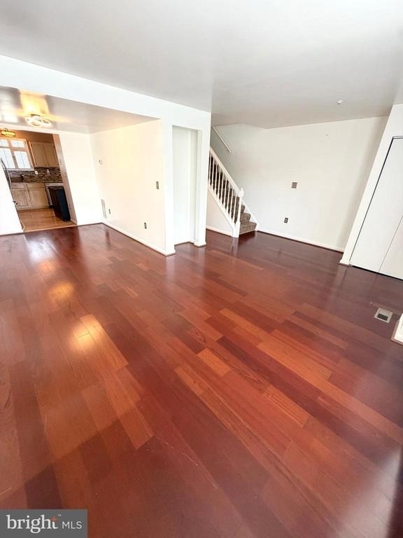 5053 Colburn Terrace - Photo 2