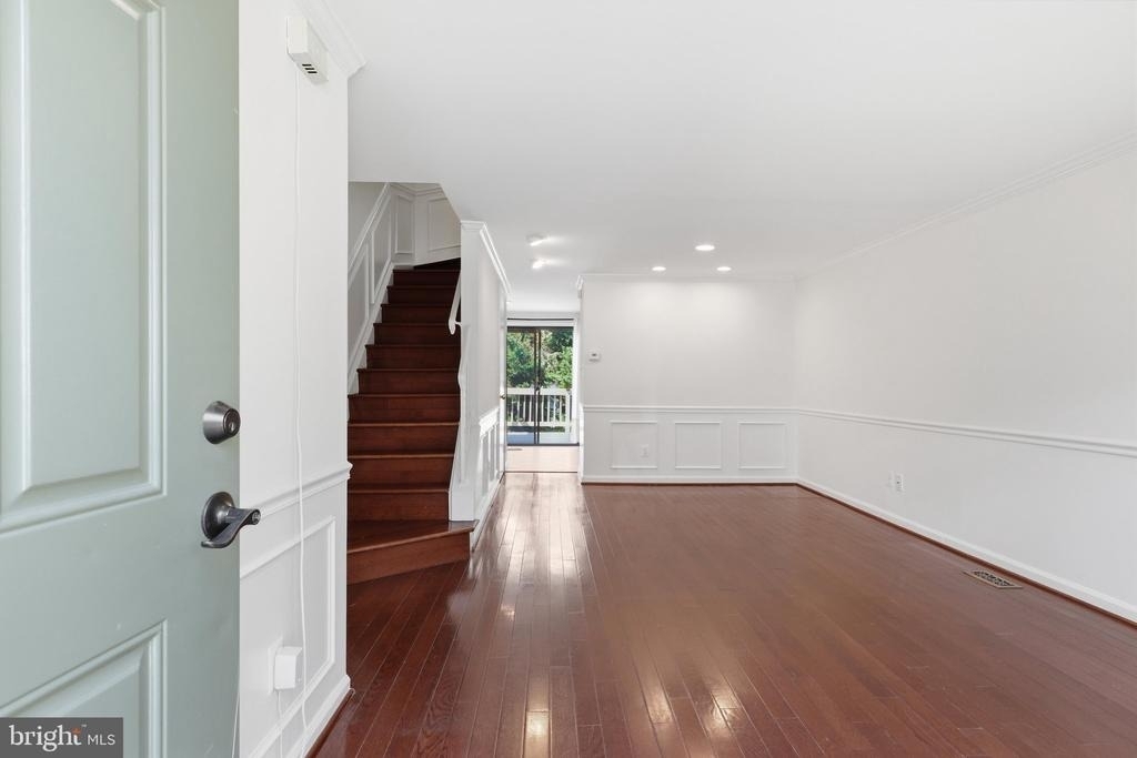9504 Dunbrook Court - Photo 2