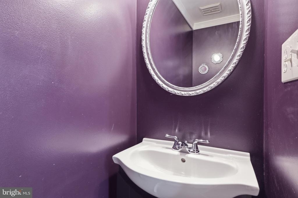 9504 Dunbrook Court - Photo 4