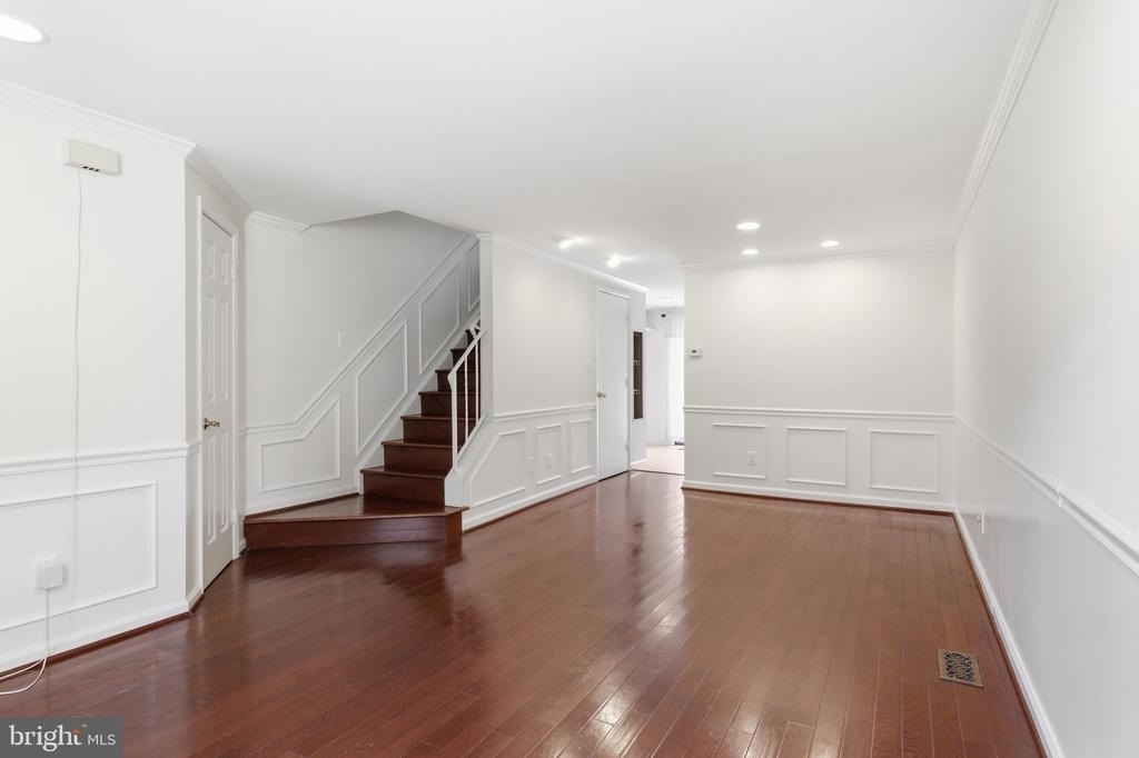 9504 Dunbrook Court - Photo 3
