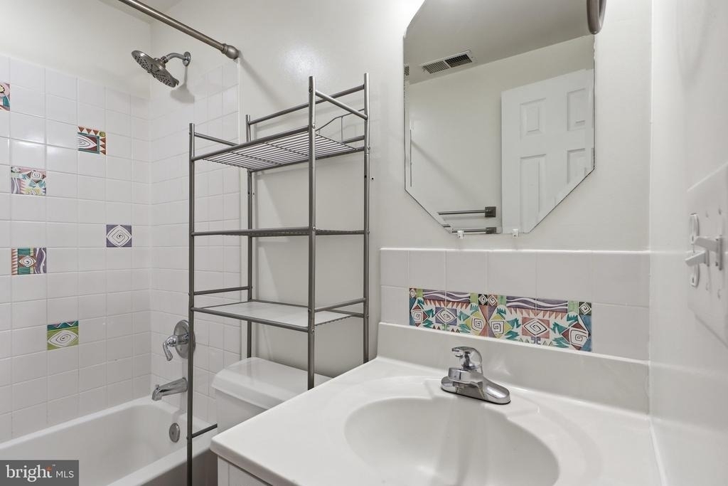 9504 Dunbrook Court - Photo 17