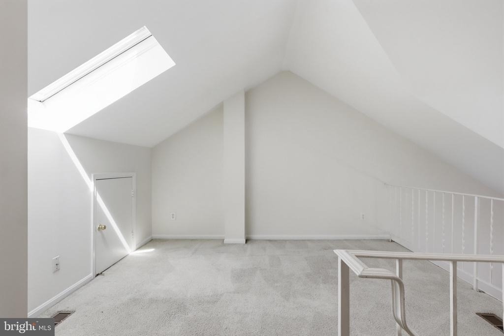 9504 Dunbrook Court - Photo 10